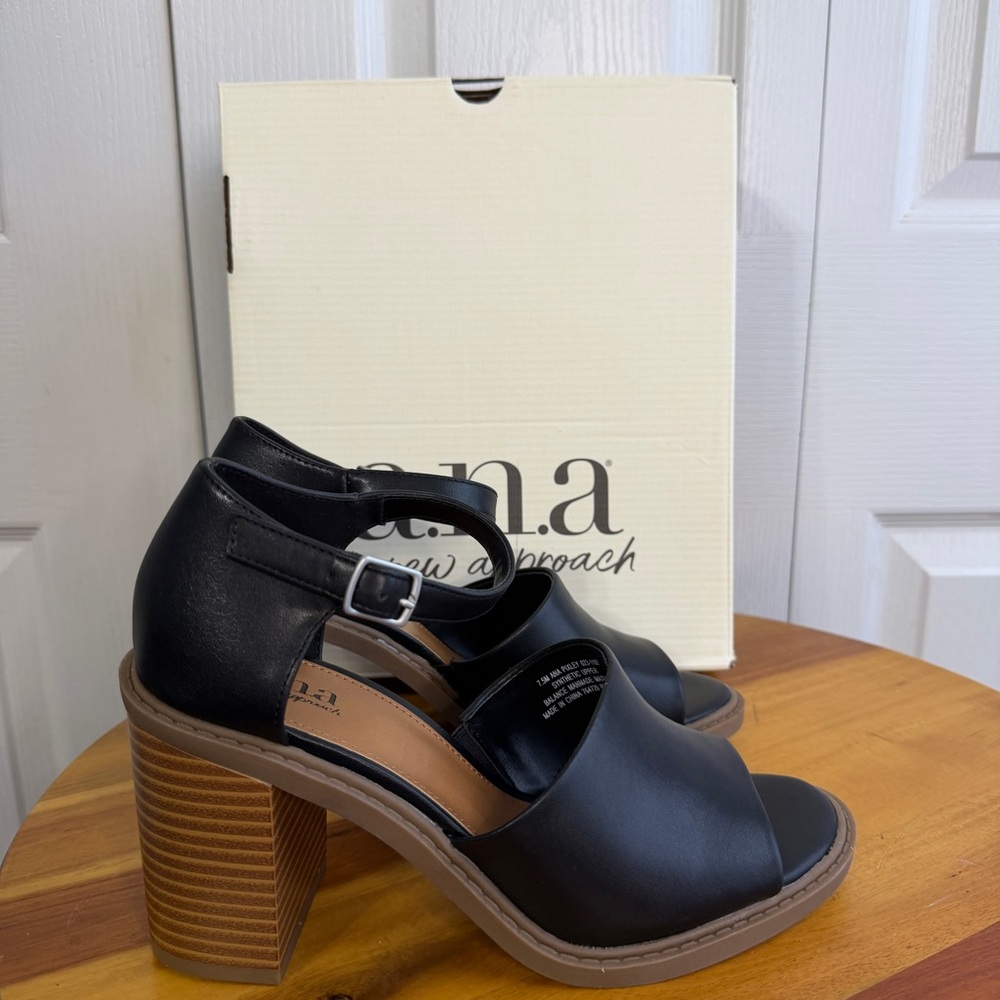 A.n.a A New Approach Pixley faux leather heels size‎ 7.5
